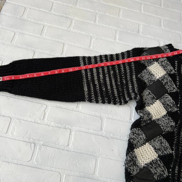 Gabrielle Men's Black Grey White Checkered Vintage Leather Acrylic Sweater -sz M - Picture 5 of 7